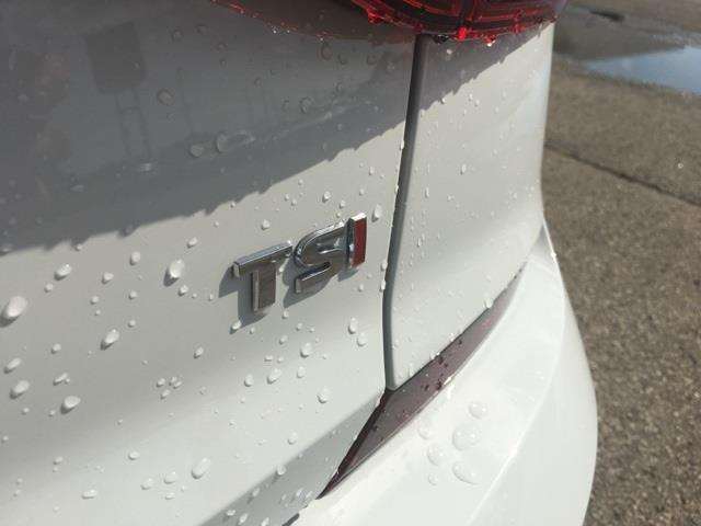 2017 Volkswagen Passat 1.8T R-Line 4dr Sedan